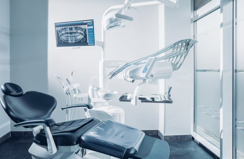 Best Dental Clinic in Jhilmil