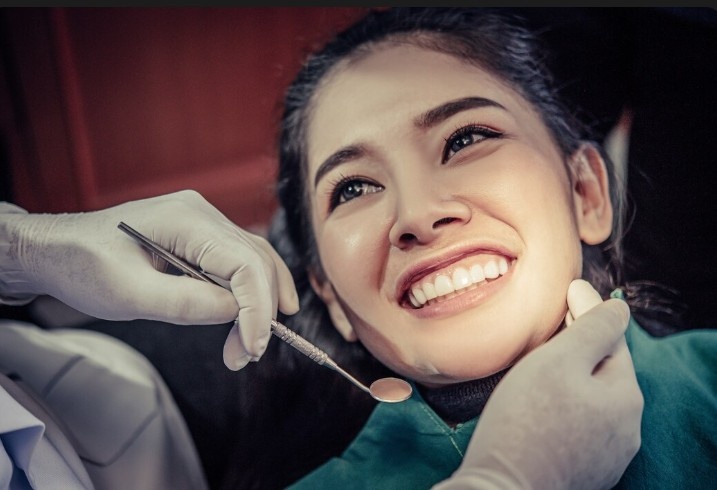 Best Smile Makeover Dentist in East Delhi
