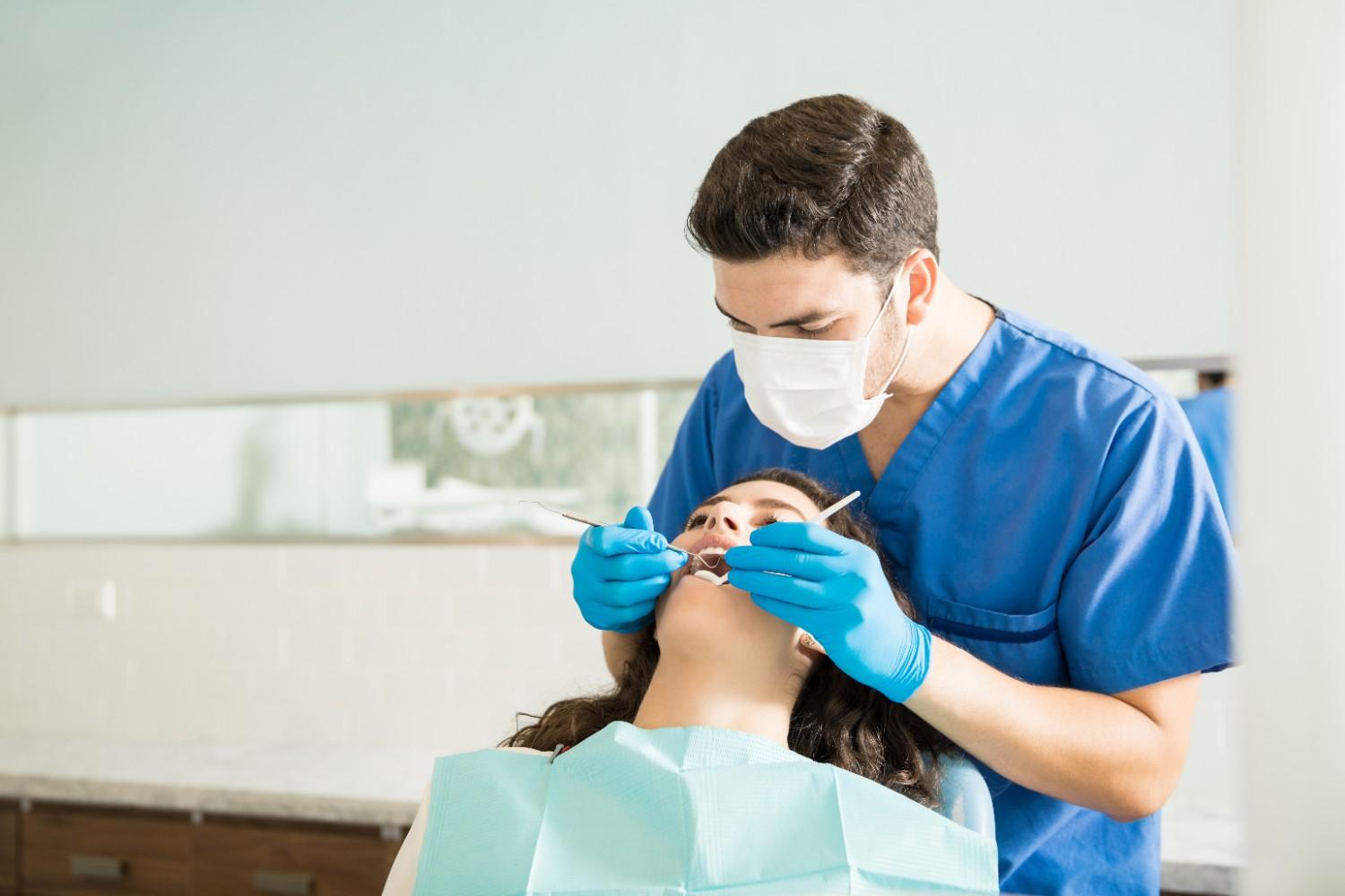 Best Dentist Doctor in East Delhi
