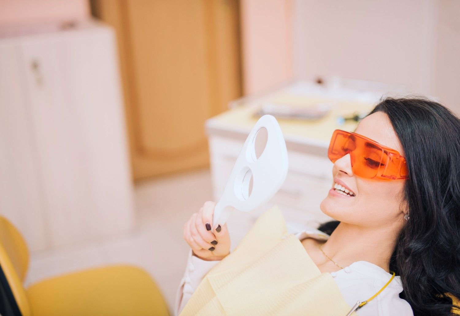Best Zoom Whitening Dentist in East Delhi