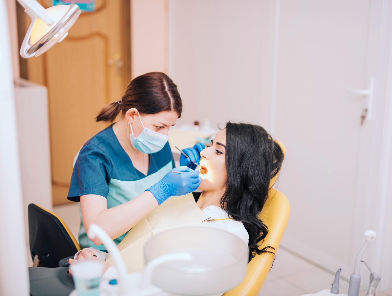 Best Teeth Cleaning Clinic in East Delhi